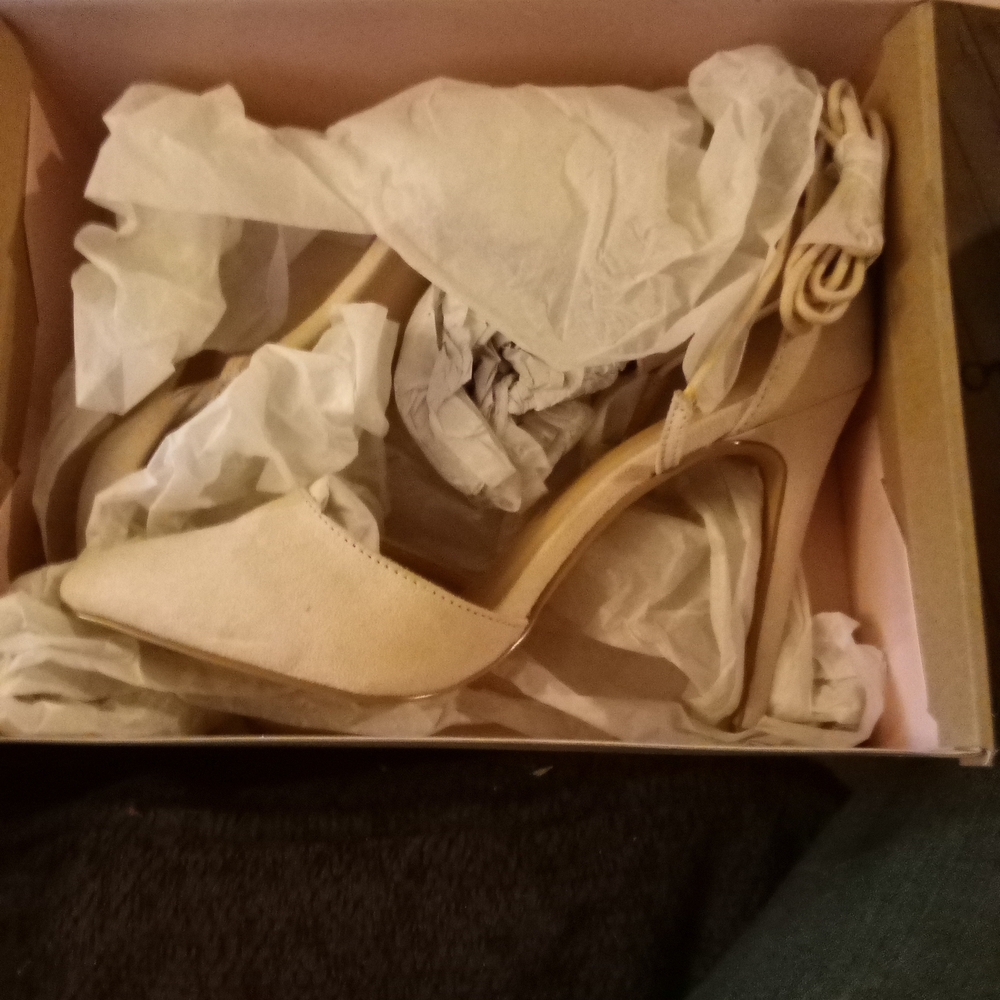 Charlotte Russe Cream Classic Heels